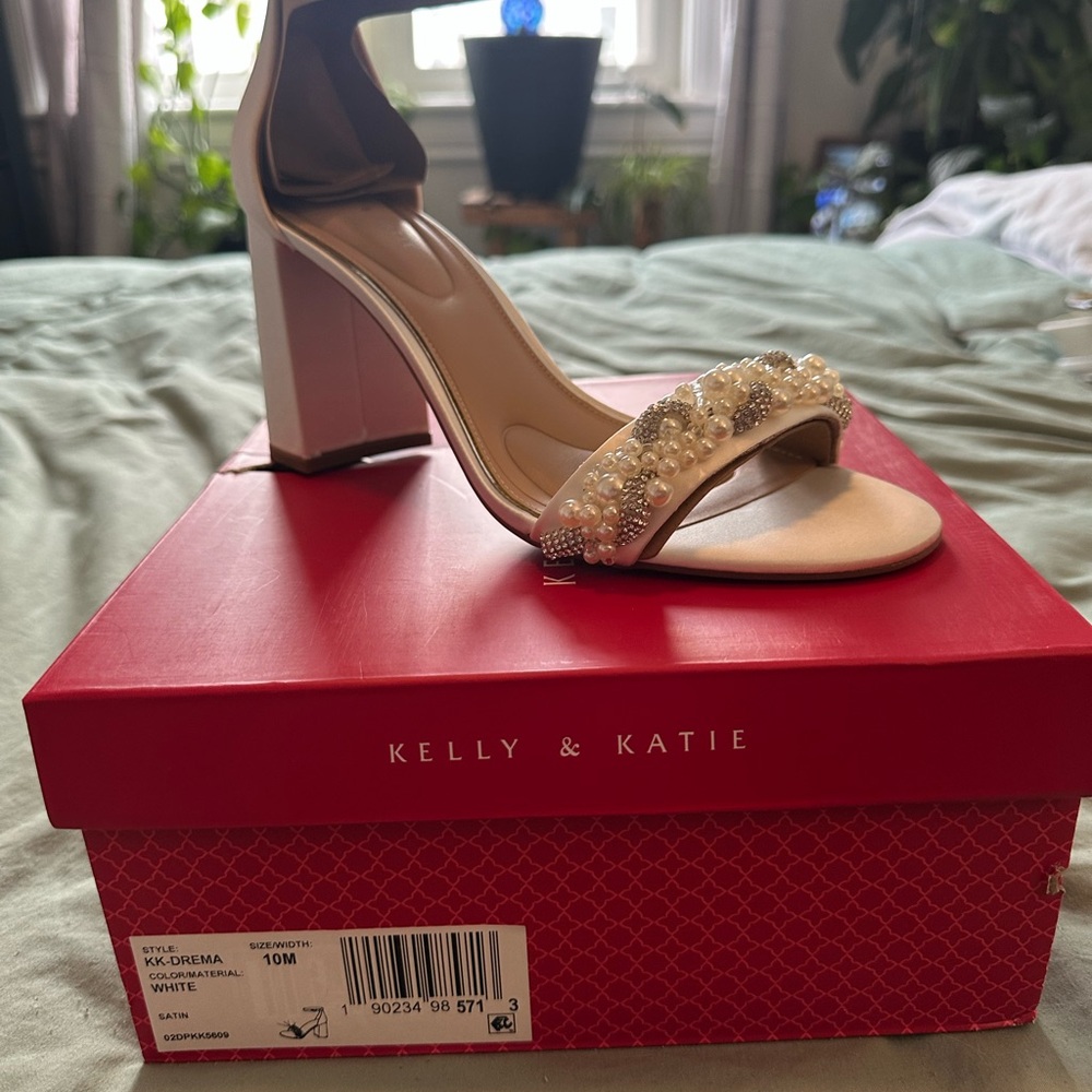Kelly & Katie Women's Cream Embellished Heels